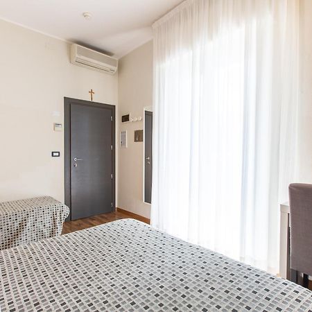 Hotel Gardenia Rimini Bagian luar foto