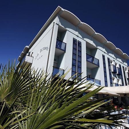 Hotel Gardenia Rimini Bagian luar foto