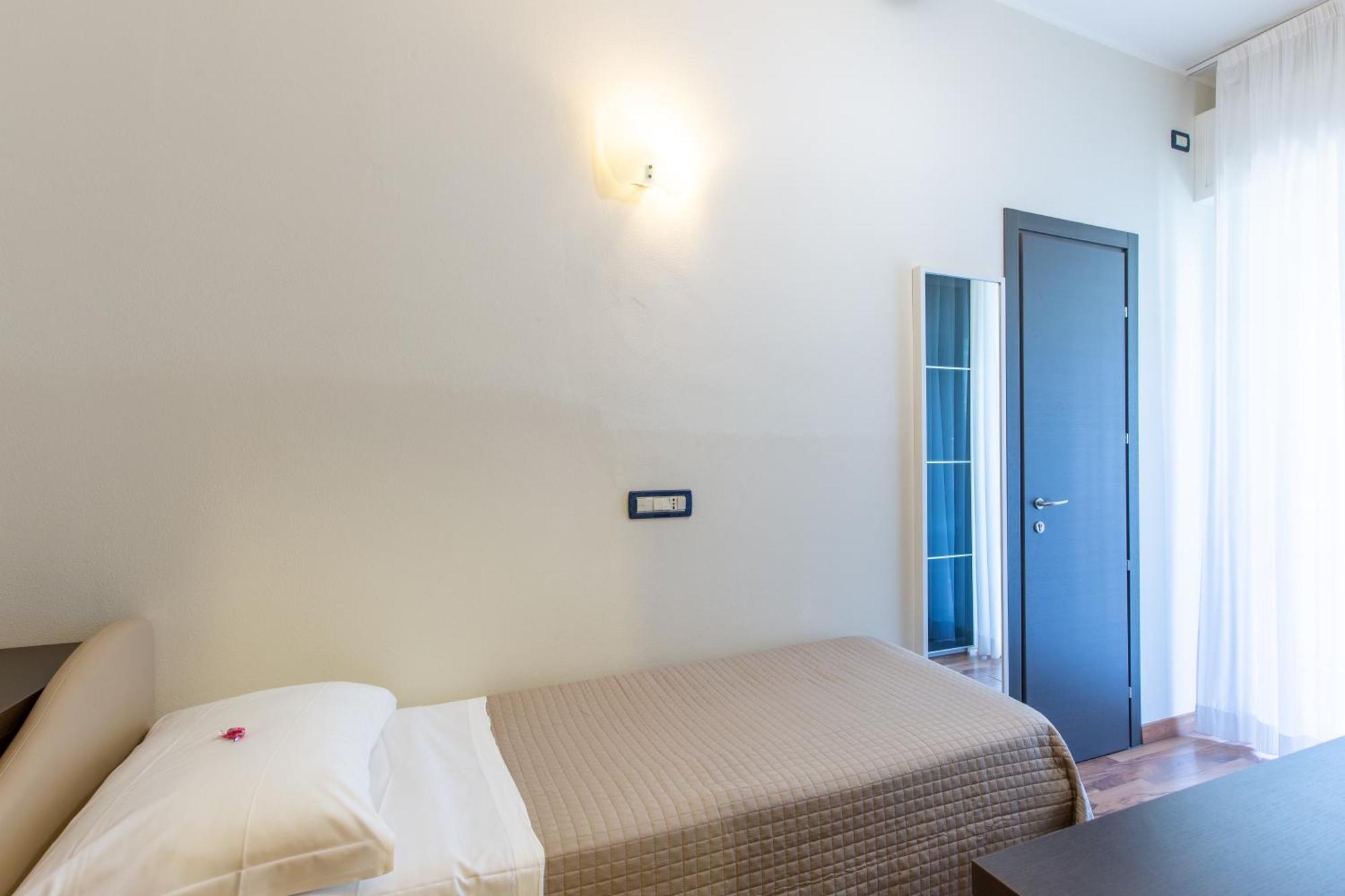 Hotel Gardenia Rimini Bagian luar foto