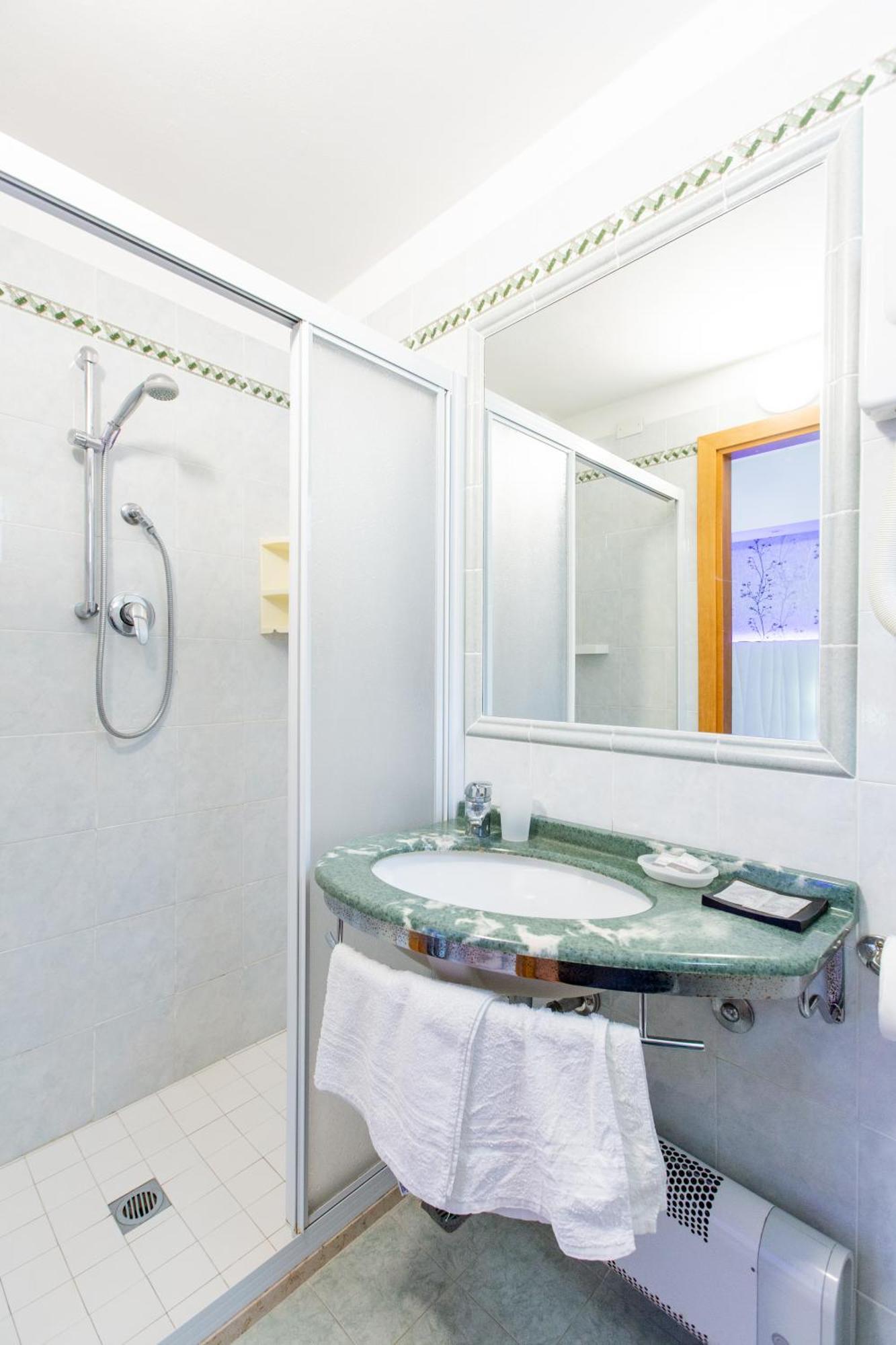 Hotel Gardenia Rimini Bagian luar foto