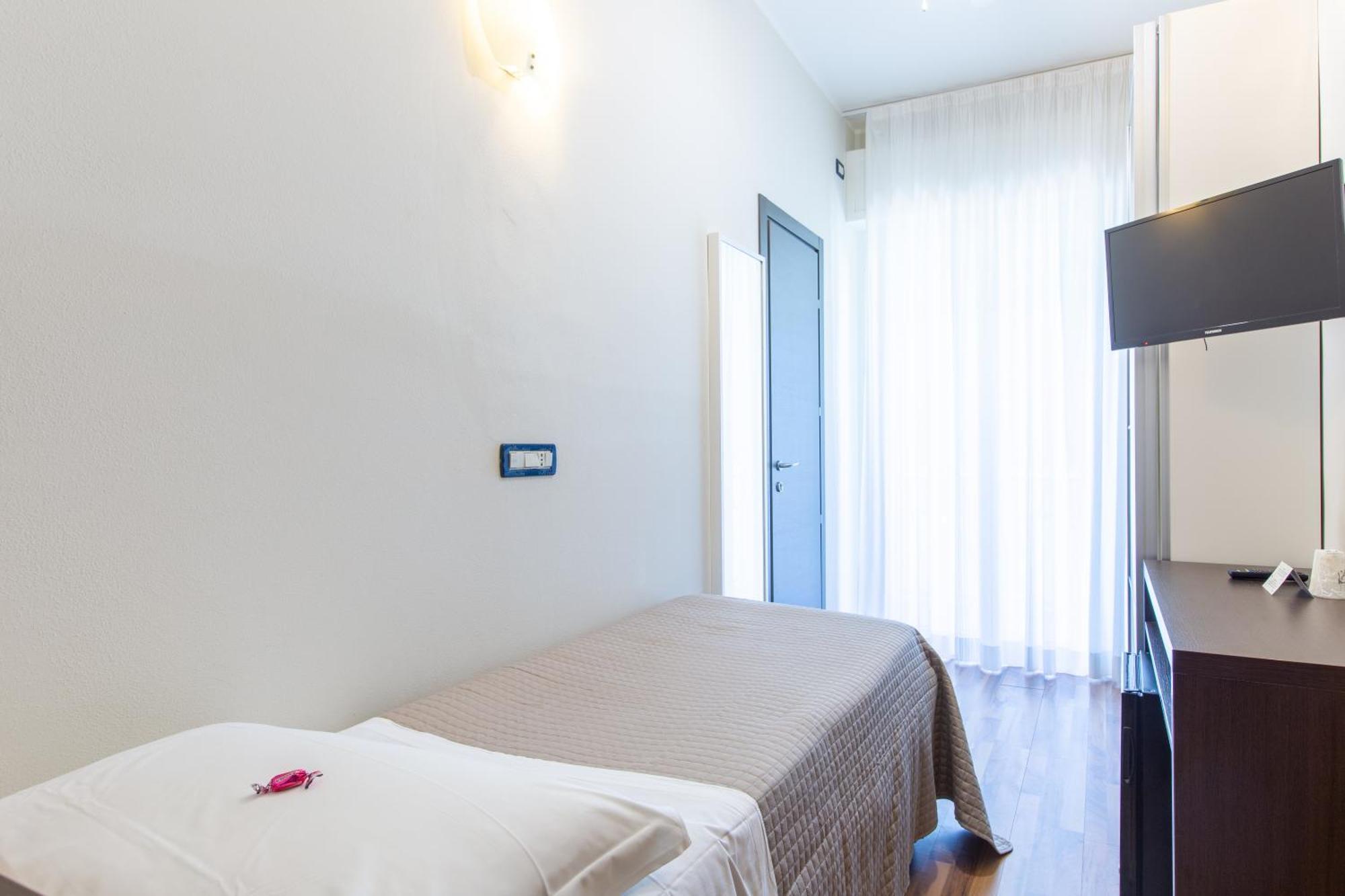 Hotel Gardenia Rimini Bagian luar foto