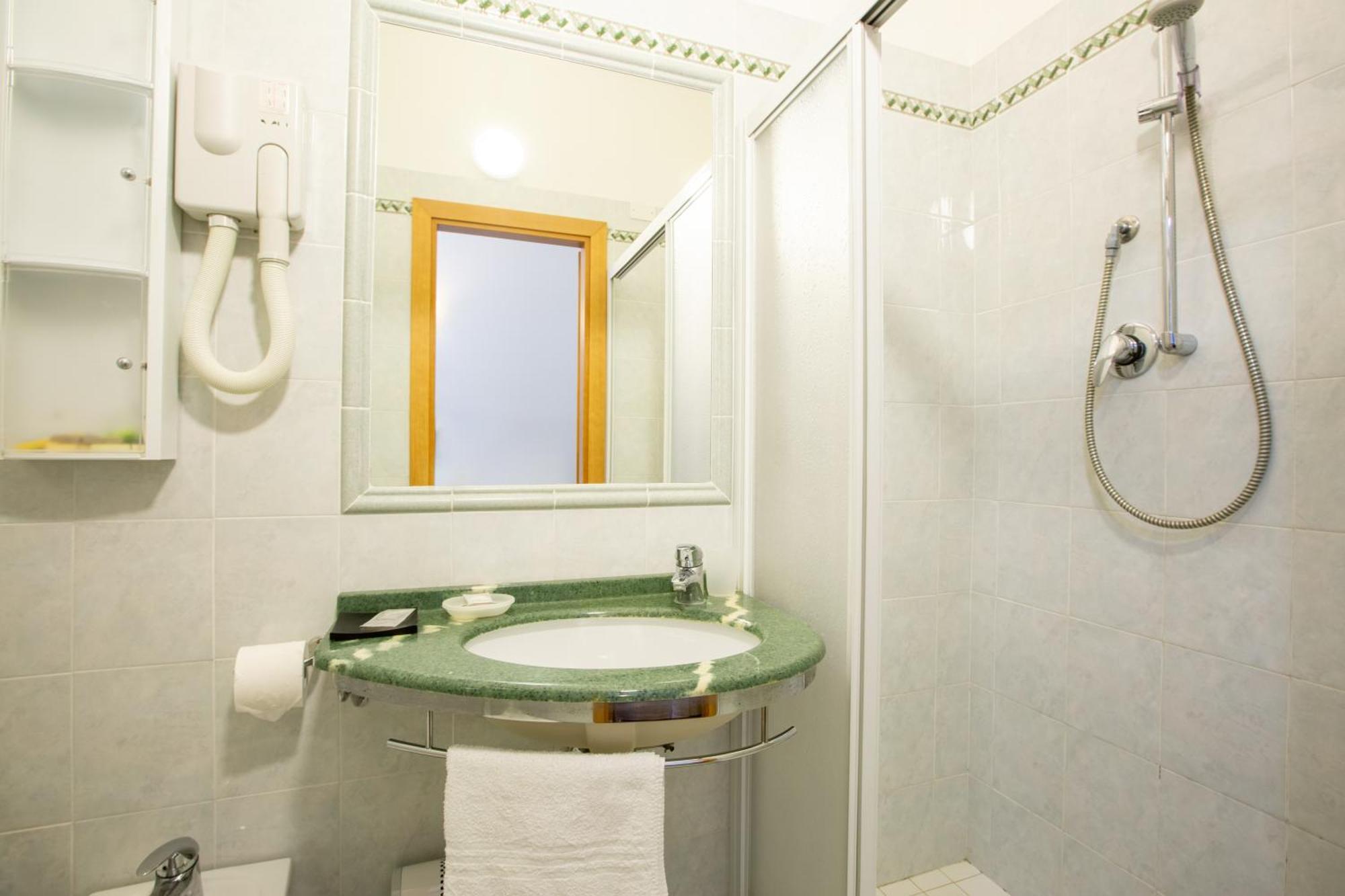 Hotel Gardenia Rimini Bagian luar foto