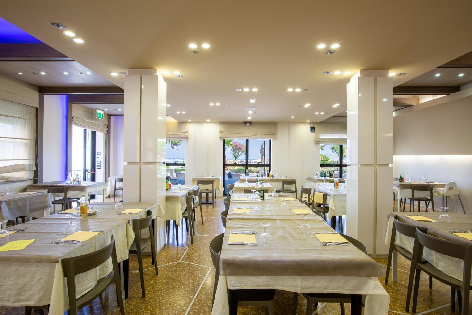 Hotel Gardenia Rimini Bagian luar foto