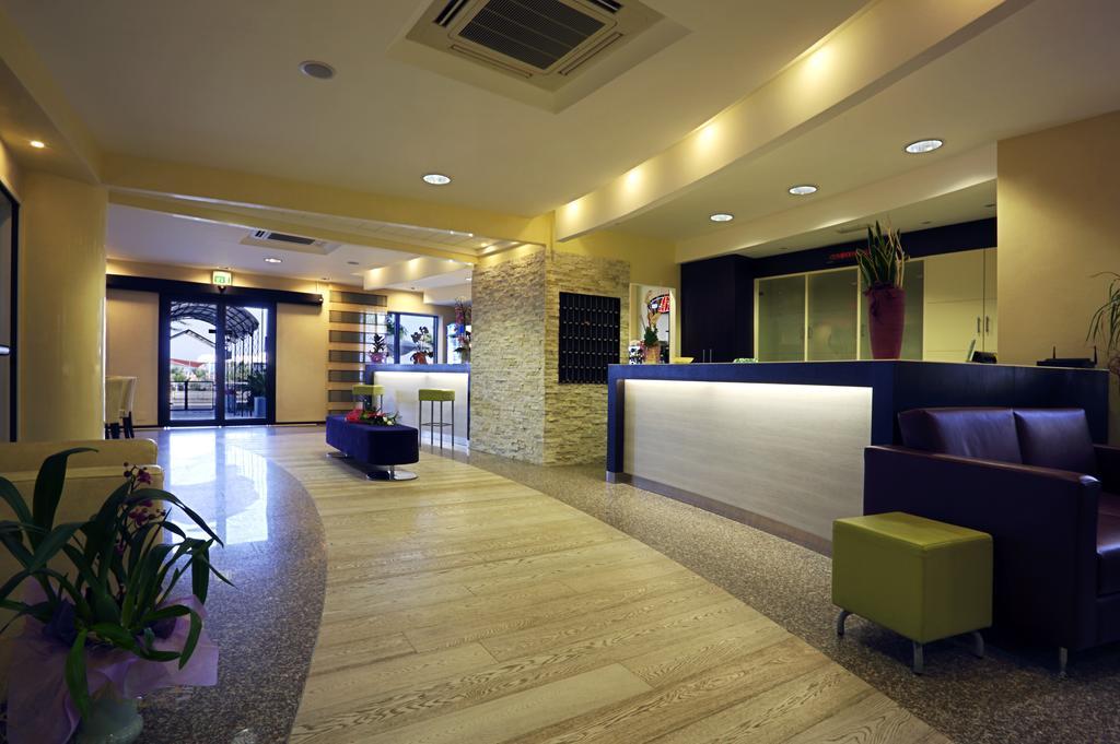 Hotel Gardenia Rimini Bagian luar foto