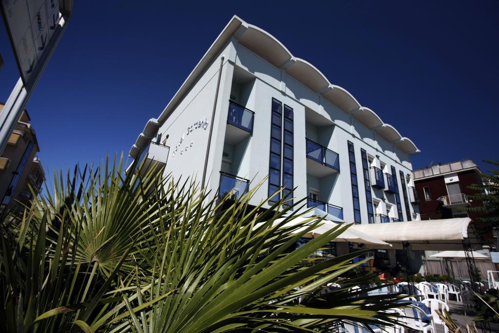 Hotel Gardenia Rimini Bagian luar foto